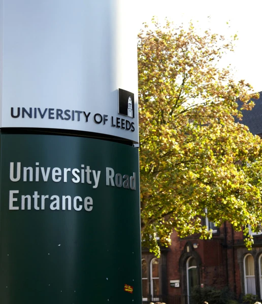 利兹大学 · 校园实拍配图