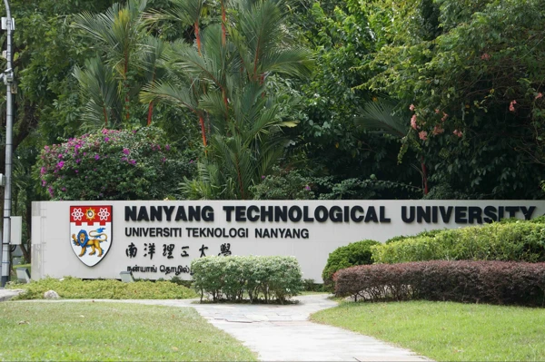 南洋理工大学 · 校园实拍配图